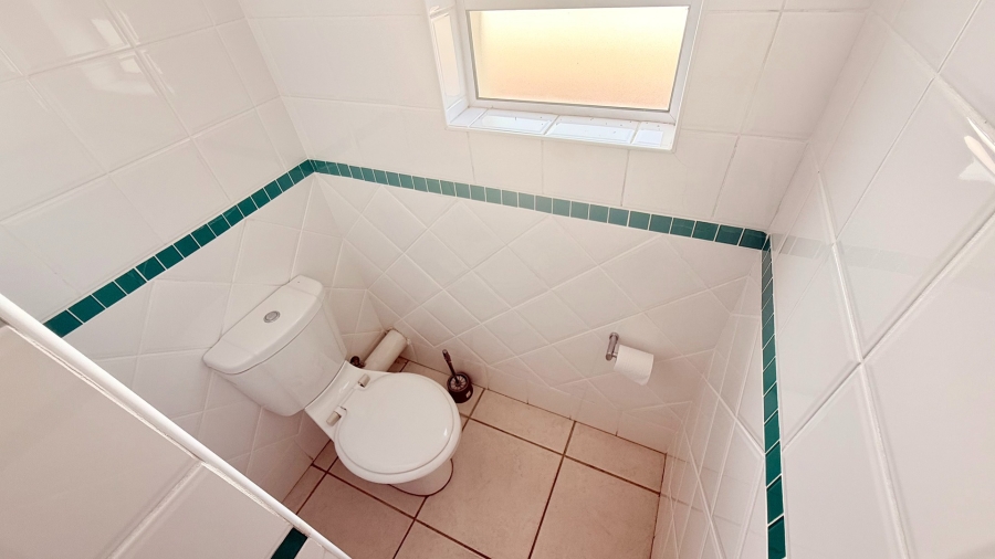 To Let commercial Property for Rent in Knysna Central Western Cape